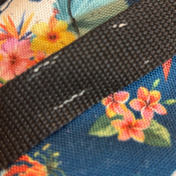 Disney Loungefly Stitch Tropical Floral Crossbody Bag - Picture 8 of 10